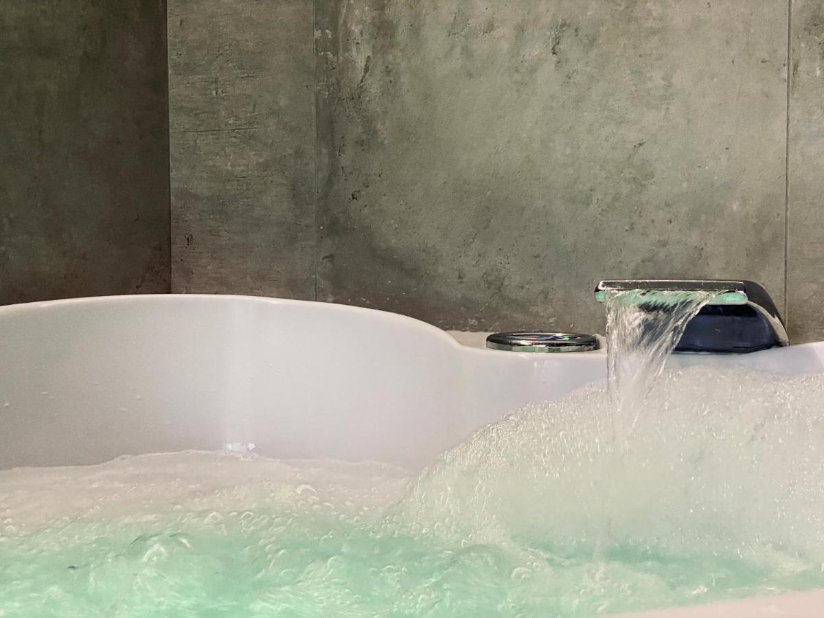 Apartment Premium Jacuzzi For Couples, Old Town Krakow Ngoại thất bức ảnh