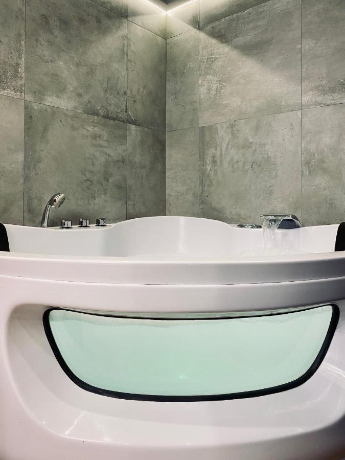 Apartment Premium Jacuzzi For Couples, Old Town Krakow Ngoại thất bức ảnh