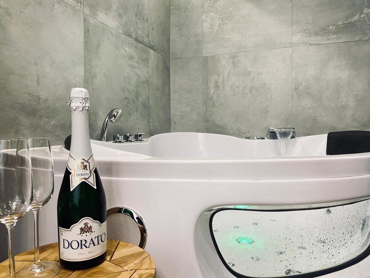 Apartment Premium Jacuzzi For Couples, Old Town Krakow Ngoại thất bức ảnh
