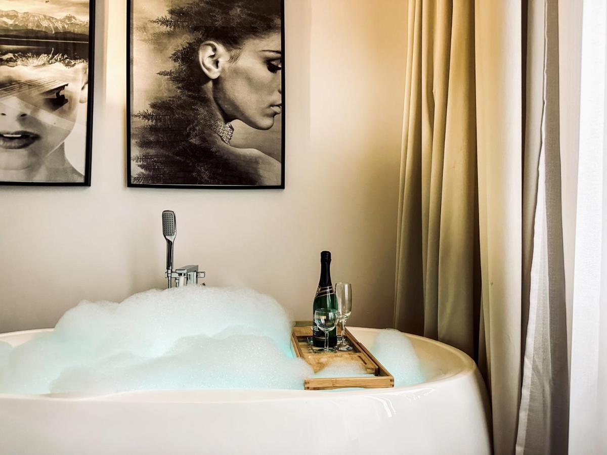 Apartment Premium Jacuzzi For Couples, Old Town Krakow Ngoại thất bức ảnh
