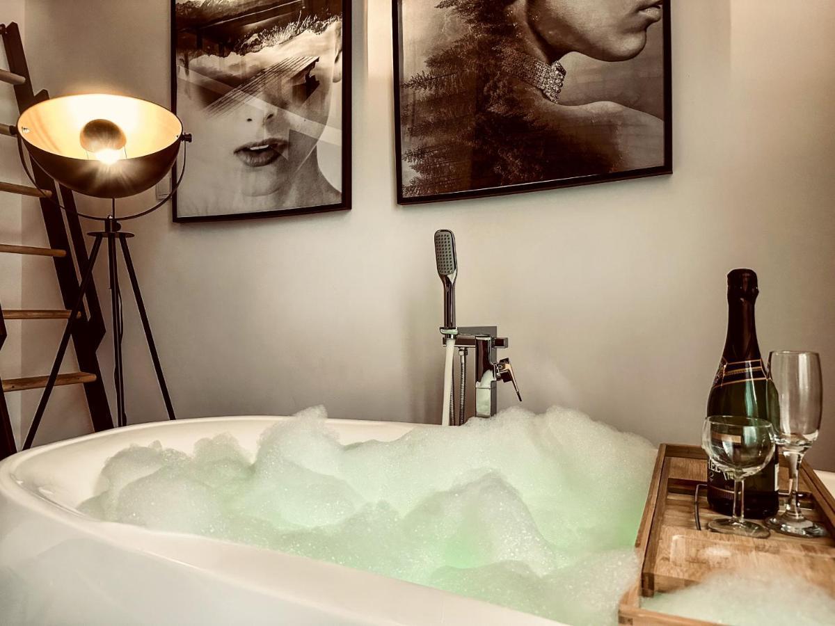 Apartment Premium Jacuzzi For Couples, Old Town Krakow Ngoại thất bức ảnh