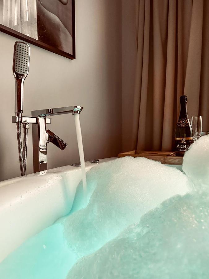 Apartment Premium Jacuzzi For Couples, Old Town Krakow Ngoại thất bức ảnh