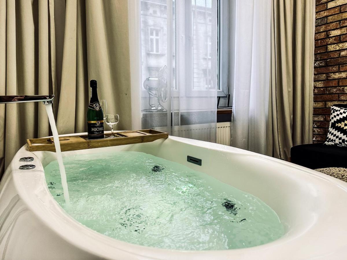 Apartment Premium Jacuzzi For Couples, Old Town Krakow Ngoại thất bức ảnh